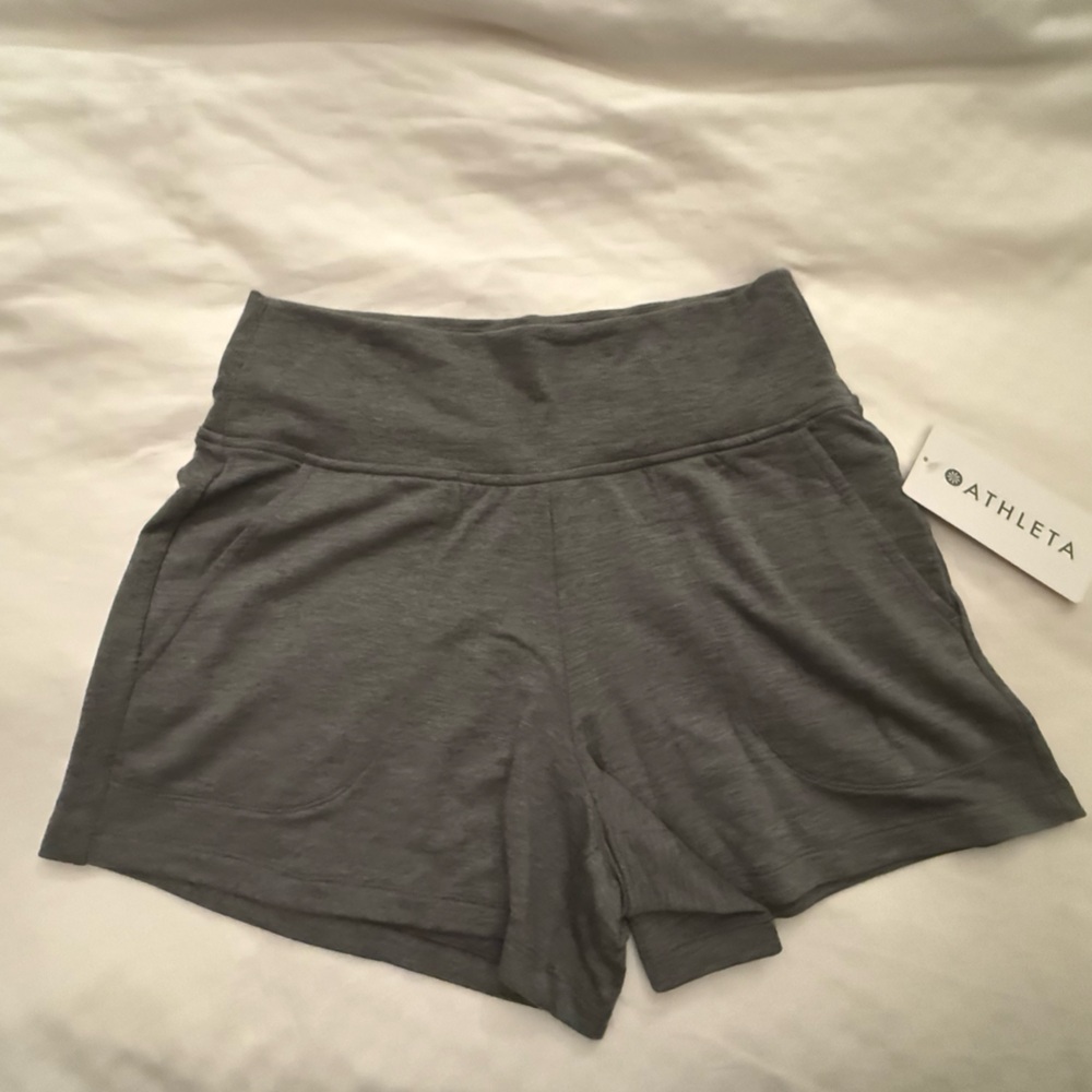 Athleta Coaster Luxe High Rise 4 1/2" Shortie